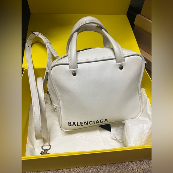 Authentic used balenciaga bag - Picture 3 of 8